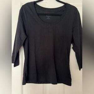 Pact organic cotton scoop neck black tee size small NWOT